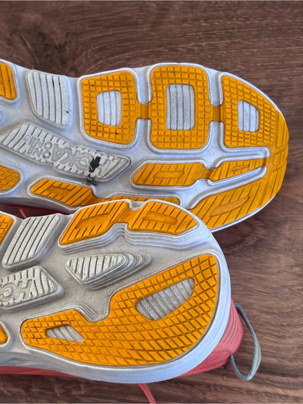 HOKA Bondi 7 Women’s Size 8 Coral Cushioned Running Shoes - Picture 6 of 12